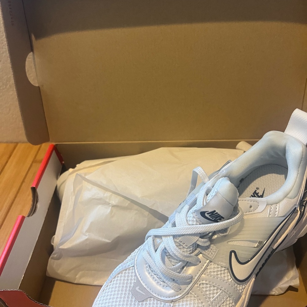 Nike Platinum V2K Run Sneakers